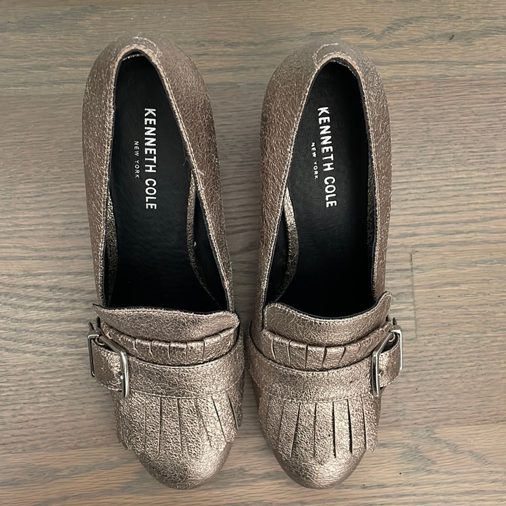 Kenneth Cole metallic fun heels